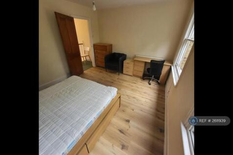 Small Bedroom 2