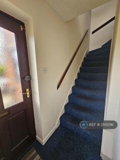 Entrance/Stairs