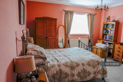Large Front Bedroom