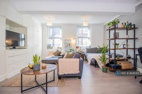 Bedroom / Lounge 3