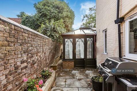 Side Garden Patio Area