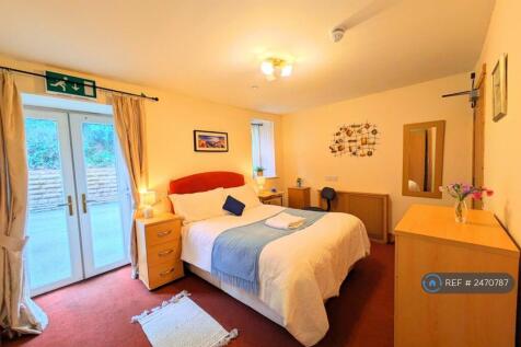 Room 2 From 28 Nov - £690/Mo