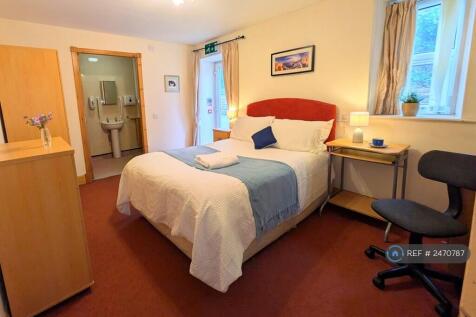 Room 2 From 28 Nov - £690/Mo