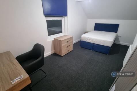 Main Room Available Top Floor
