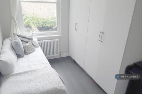 Bedroom 2/Office