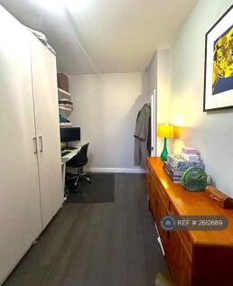 Bedroom 2/Office