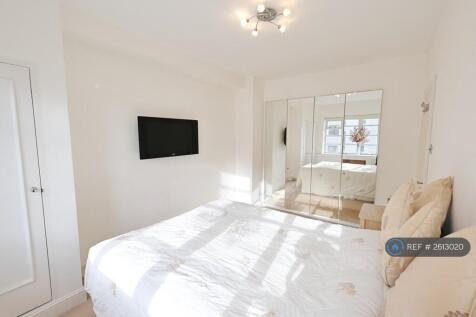 Bedroom Picture 2