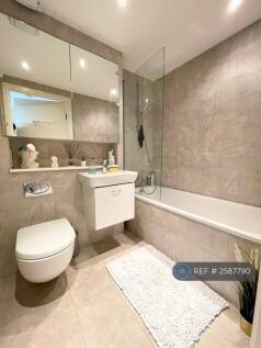 Main Bathroom 