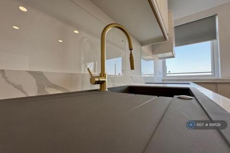 Flat 19 - £1075 *Furnished*