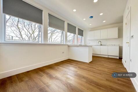 Flat 16 - £1075 - Let