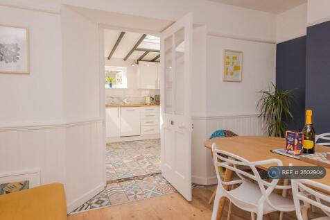 Dining Area - Table Seats 6 With Ease