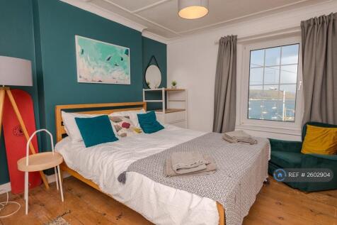 King Bedroom - Sea Views