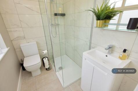 Ensuite Bedroom 4 