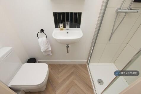 Ensuite Bedroom 1 