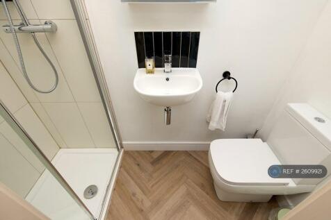 Ensuite Bedroom 2 