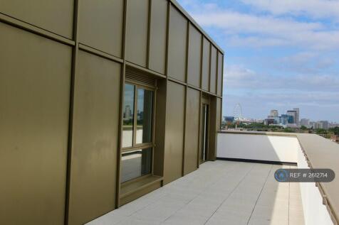 Spacious Private Roof Terrace