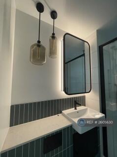 En-Suite Bathroom