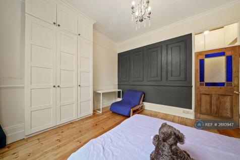 Fitted Full-Size Wardrobes