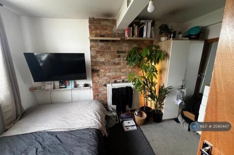 Room1 - The Tenant Is Currently Still Living Here