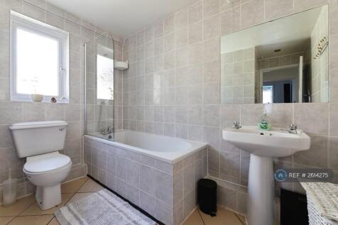 Bathroom With Tub