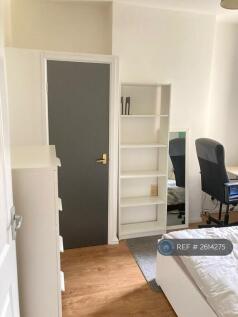 Double Bedroom Nr 2 With Built In Wardrobe