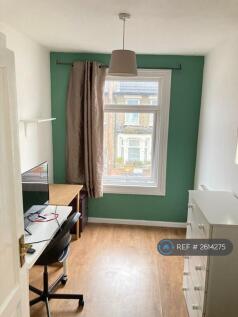 Bedroom Nr 4 With Built In Wardrobe