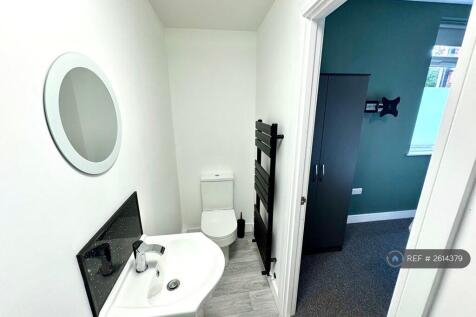 Room 2 Ensuite