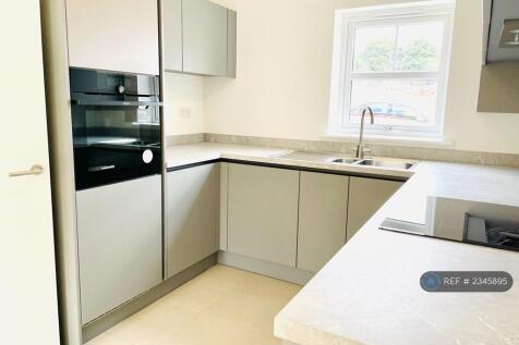 Kitchen (With Integrated Oven And Hob)