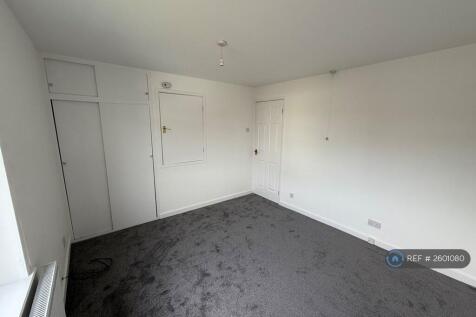 Bedroom 1 (Front)