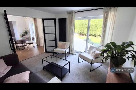 Playroom/Study/2nd Lounge