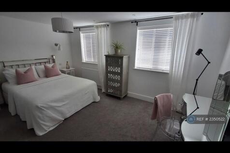 Large 2nd Bedroom