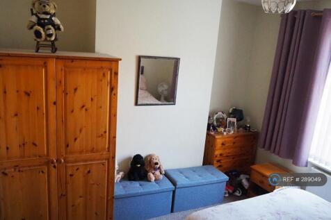 Bedroom Pic 2