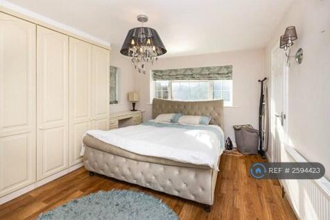 Bedroom 2 -Master