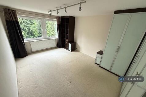 Master Bedroom - Pic 2