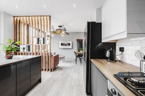 Shared Kitchen For Room 4