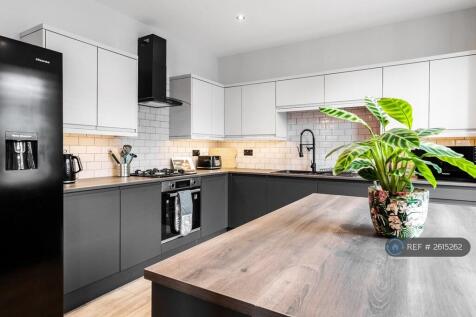 Shared Kitchen For Room 4