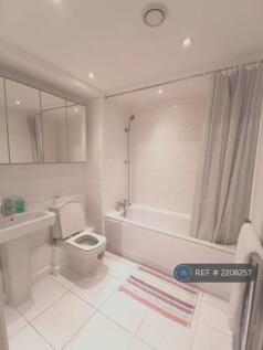 Shared Bathroom Room 2