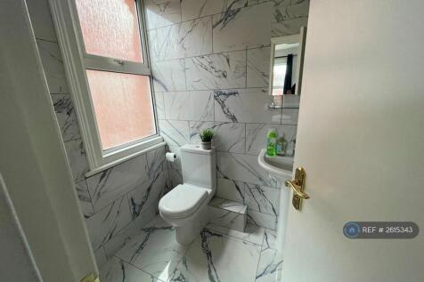 Room 3 Ensuite Bathroom