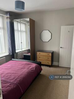 Downstairs Bedroom With En-Suite (Room 4) 