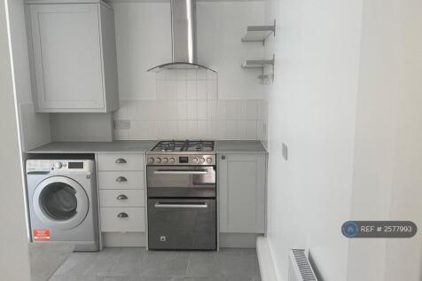 Kitchen Photo 1