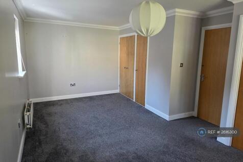 Master Bedroom Pic 2