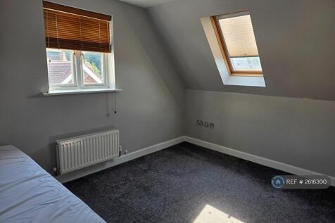 Bedroom 4 Pic 2