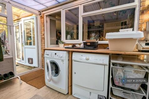 Conservatory / Laundry Room