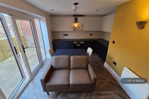 Flat 1 Living Room / Kitchen