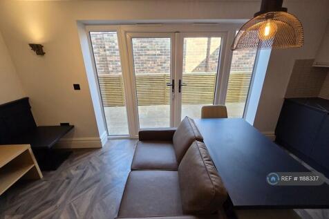 Flat 1 Living Room / Kitchen