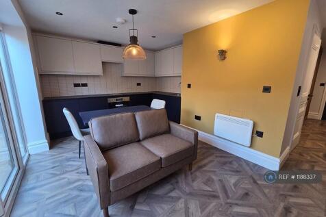 Luxury One-Bedroom Apartment With Private Patio