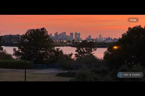 Canary Wharf/City View