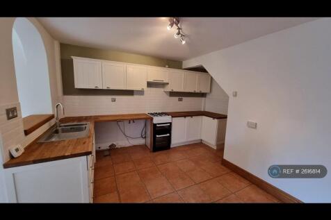Spacious Kitchen