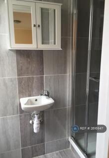 En Suite; Shower, Sink, Wc
