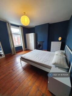 Bedroom 1 Large Double 